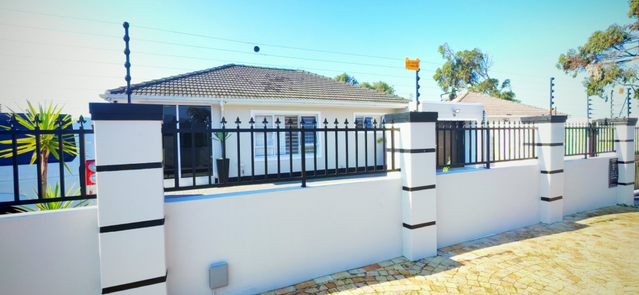 3 Bedroom Property for Sale in Ferness Estate Western Cape